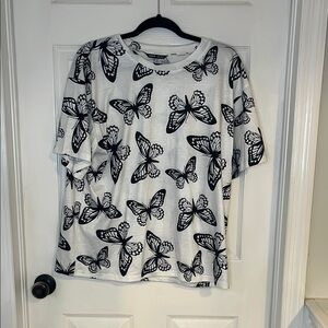 SHEIN Black and White Butterfly Print Tee